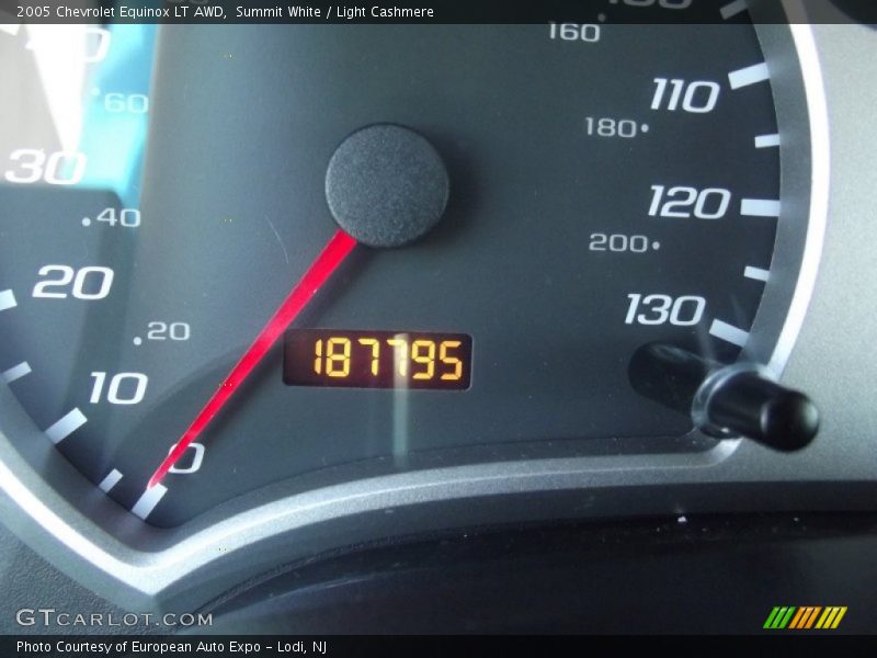 Summit White / Light Cashmere 2005 Chevrolet Equinox LT AWD