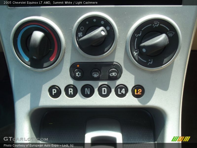 Summit White / Light Cashmere 2005 Chevrolet Equinox LT AWD