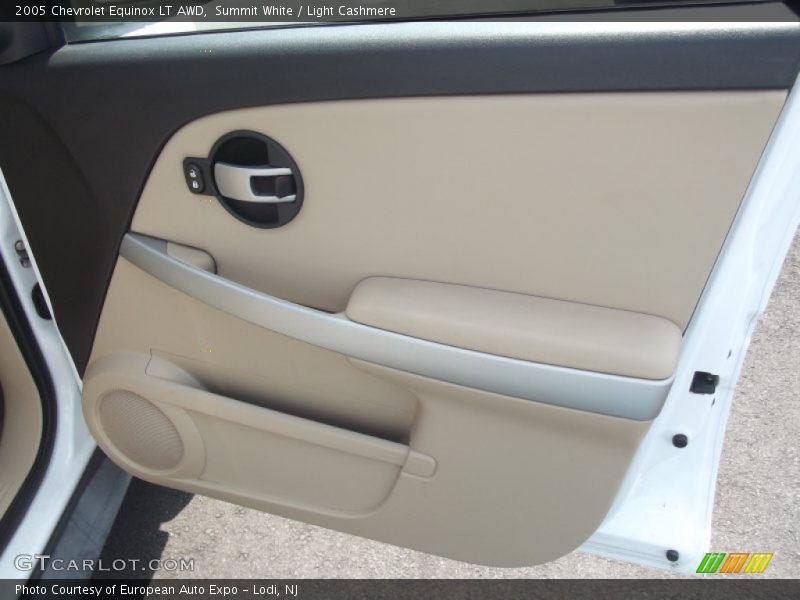 Summit White / Light Cashmere 2005 Chevrolet Equinox LT AWD