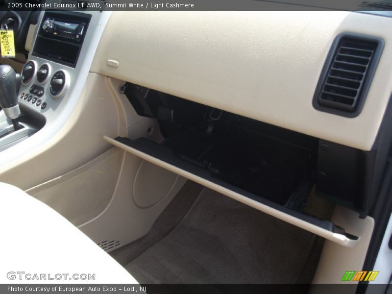Summit White / Light Cashmere 2005 Chevrolet Equinox LT AWD