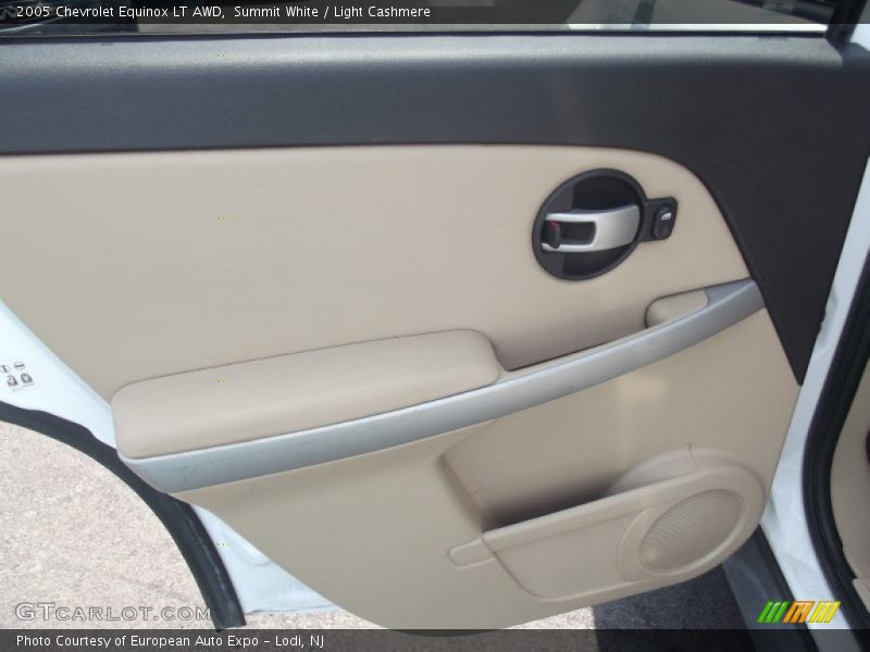 Summit White / Light Cashmere 2005 Chevrolet Equinox LT AWD