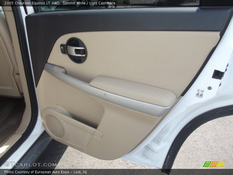 Summit White / Light Cashmere 2005 Chevrolet Equinox LT AWD