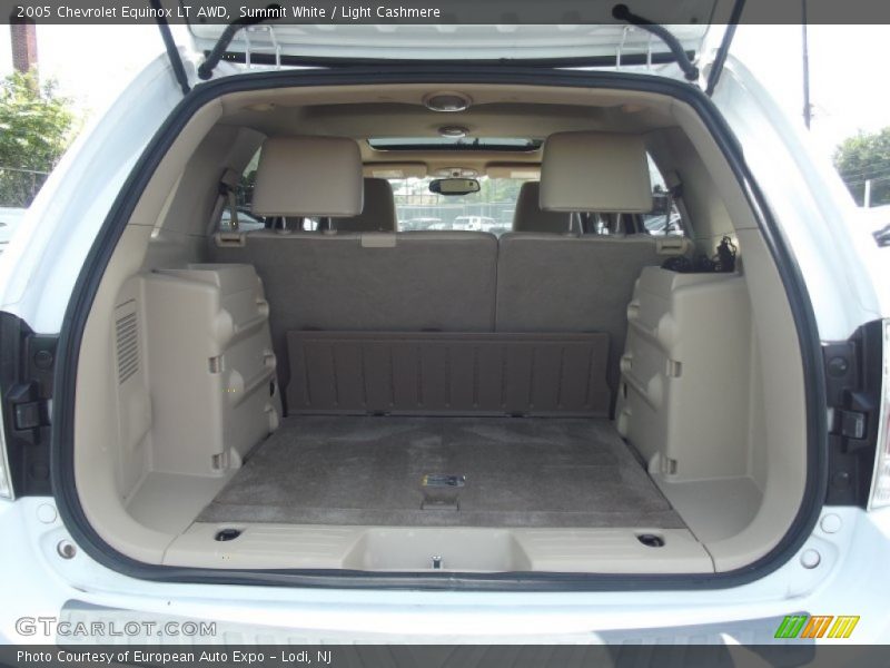 Summit White / Light Cashmere 2005 Chevrolet Equinox LT AWD