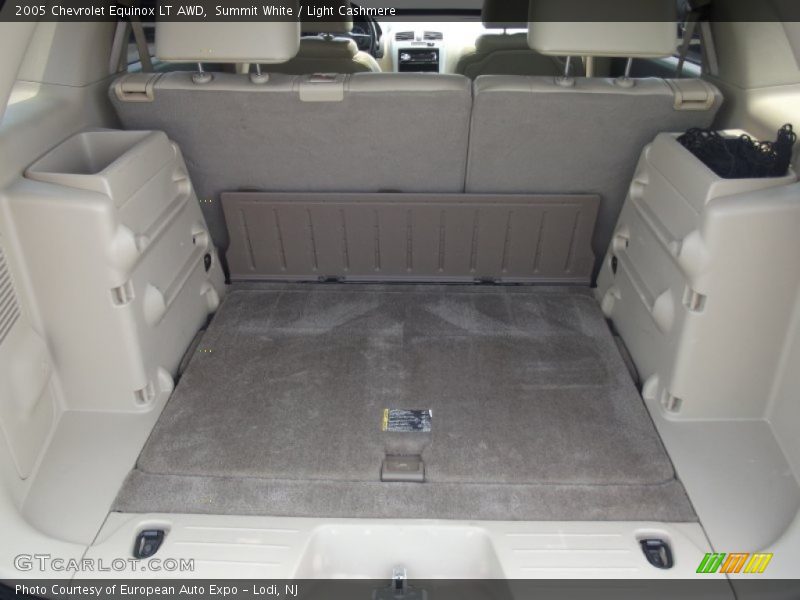 Summit White / Light Cashmere 2005 Chevrolet Equinox LT AWD