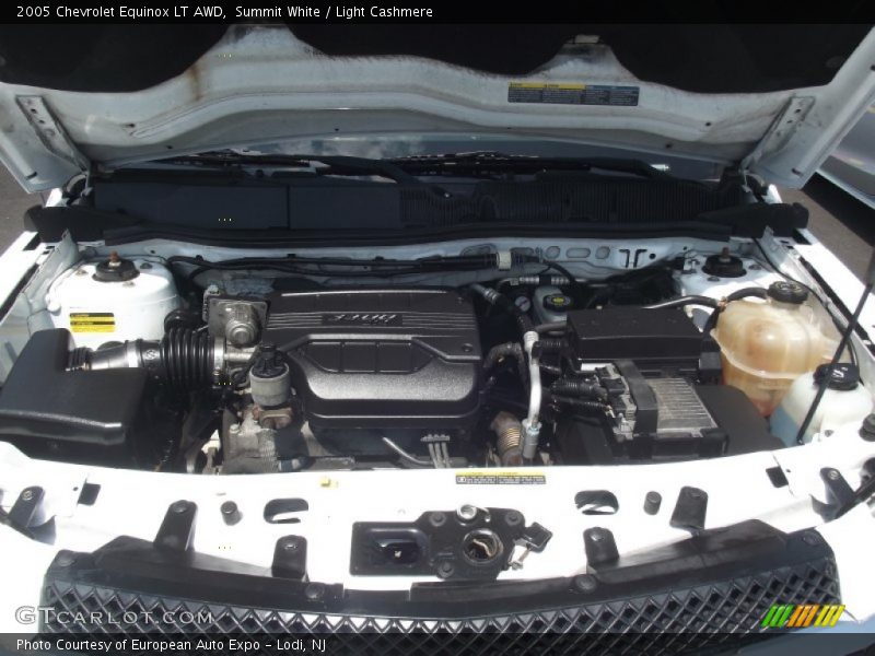 Summit White / Light Cashmere 2005 Chevrolet Equinox LT AWD