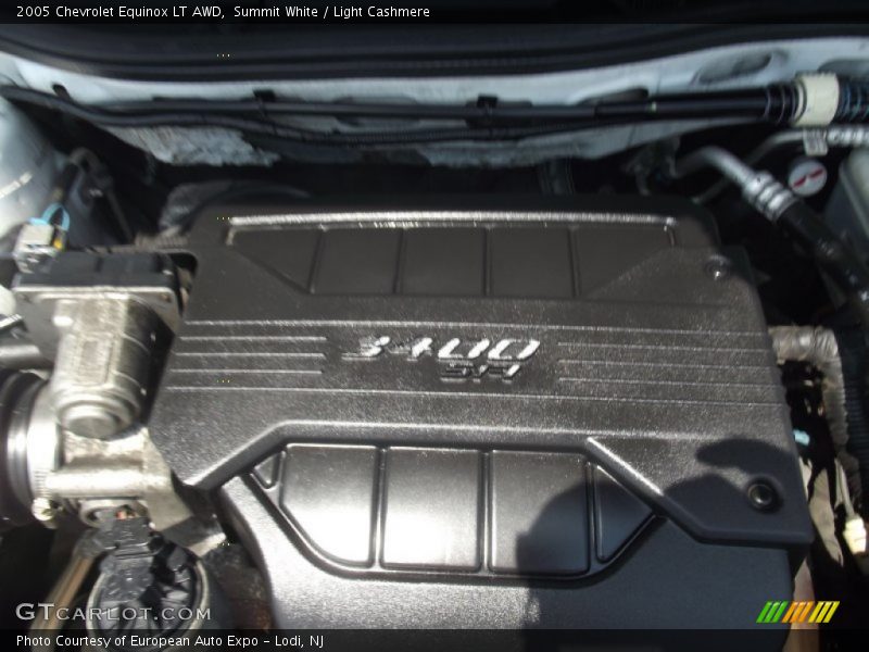 Summit White / Light Cashmere 2005 Chevrolet Equinox LT AWD