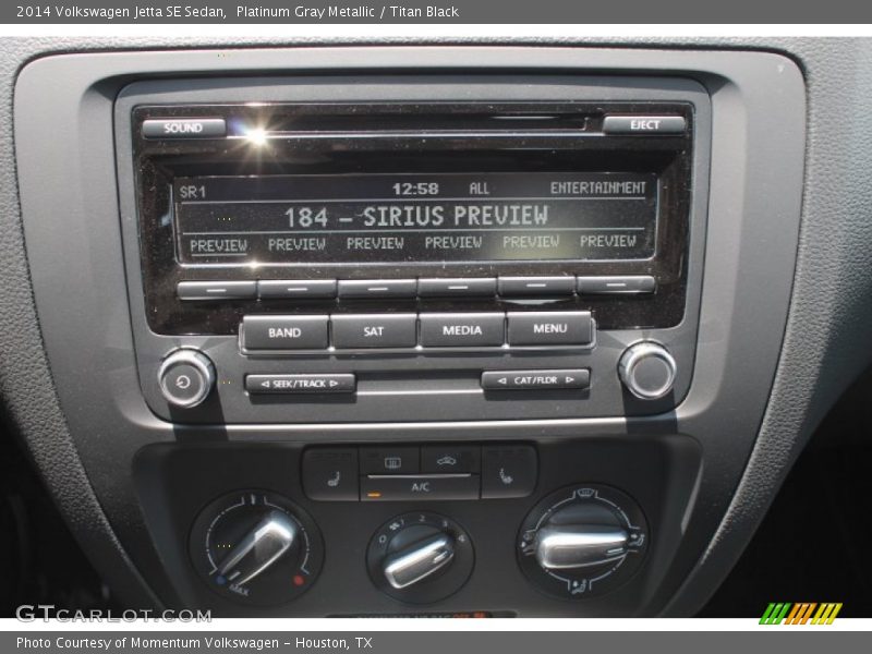 Platinum Gray Metallic / Titan Black 2014 Volkswagen Jetta SE Sedan