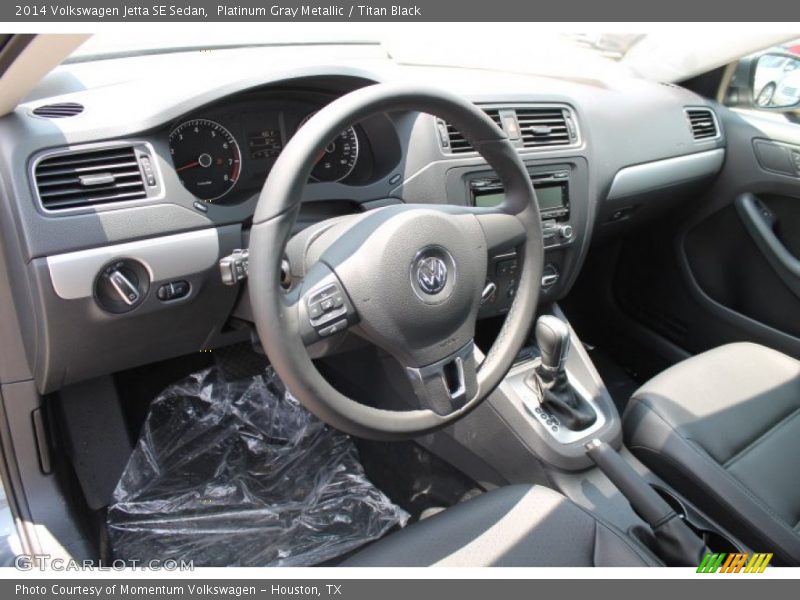 Platinum Gray Metallic / Titan Black 2014 Volkswagen Jetta SE Sedan