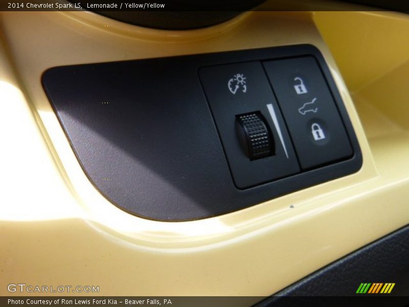Lemonade / Yellow/Yellow 2014 Chevrolet Spark LS