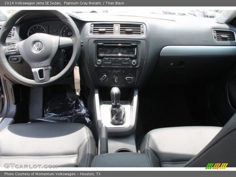 Platinum Gray Metallic / Titan Black 2014 Volkswagen Jetta SE Sedan