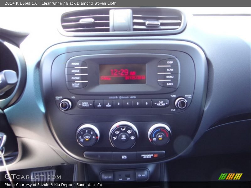 Clear White / Black Diamond Woven Cloth 2014 Kia Soul 1.6