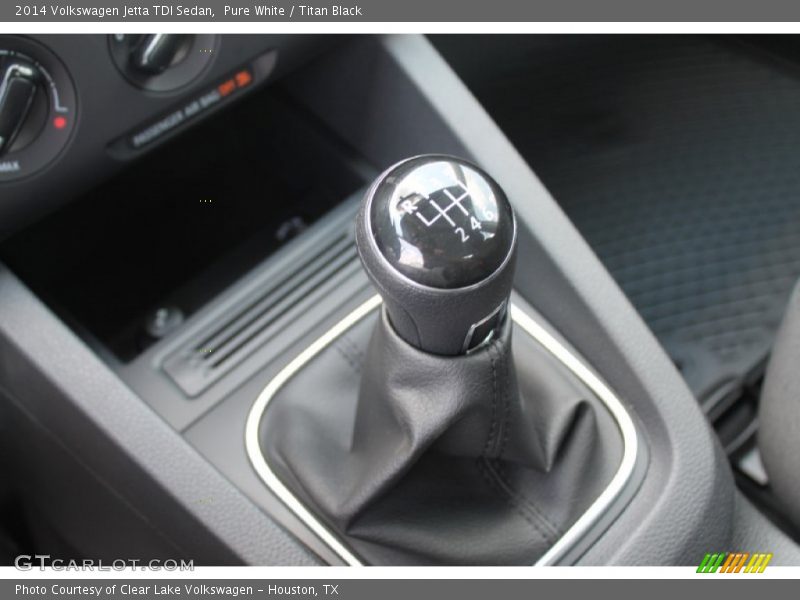 Pure White / Titan Black 2014 Volkswagen Jetta TDI Sedan