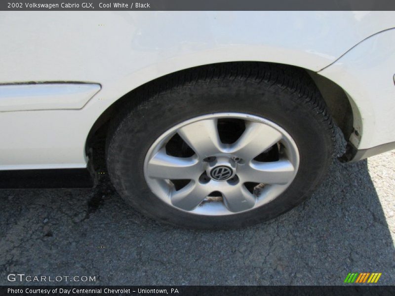 Cool White / Black 2002 Volkswagen Cabrio GLX
