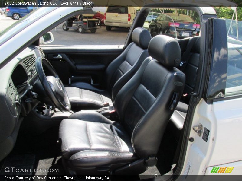 Cool White / Black 2002 Volkswagen Cabrio GLX