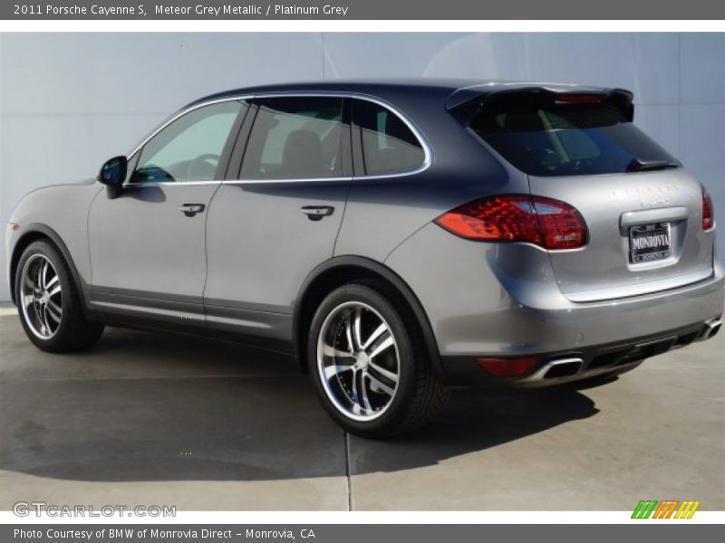 Meteor Grey Metallic / Platinum Grey 2011 Porsche Cayenne S