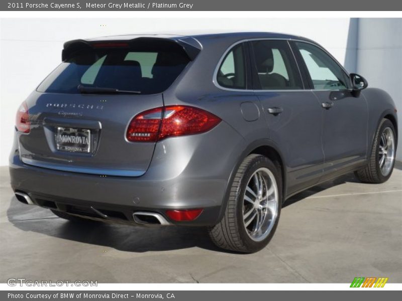 Meteor Grey Metallic / Platinum Grey 2011 Porsche Cayenne S