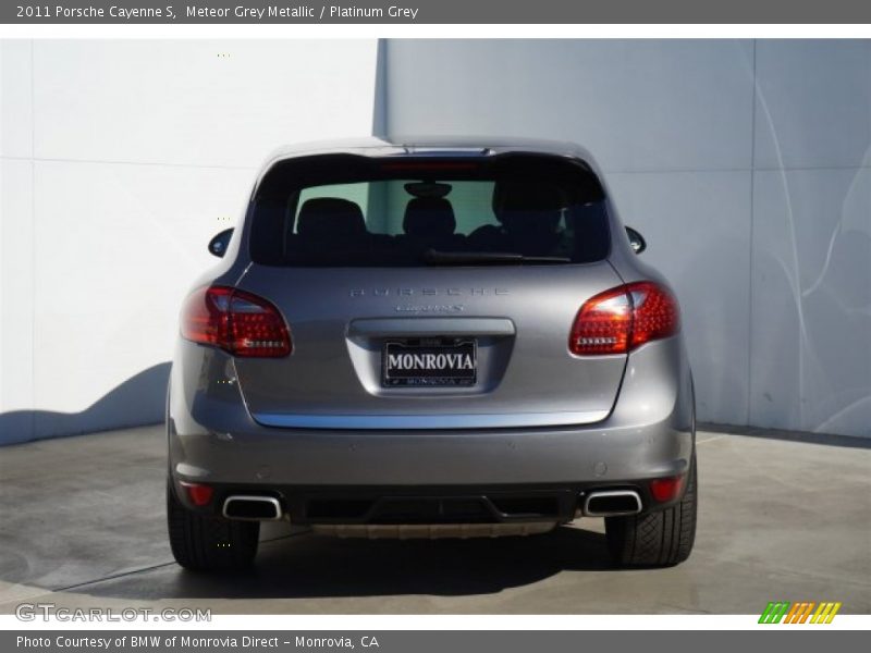 Meteor Grey Metallic / Platinum Grey 2011 Porsche Cayenne S