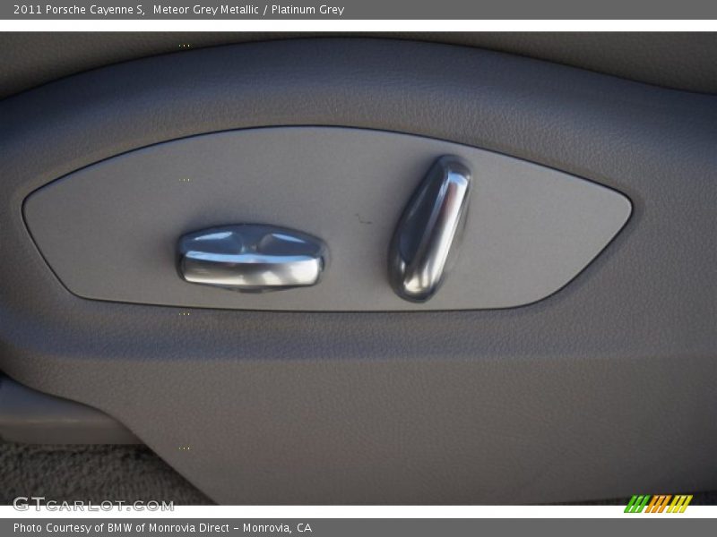 Meteor Grey Metallic / Platinum Grey 2011 Porsche Cayenne S