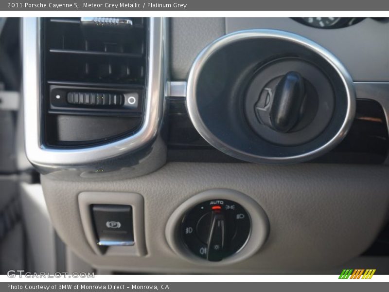 Meteor Grey Metallic / Platinum Grey 2011 Porsche Cayenne S