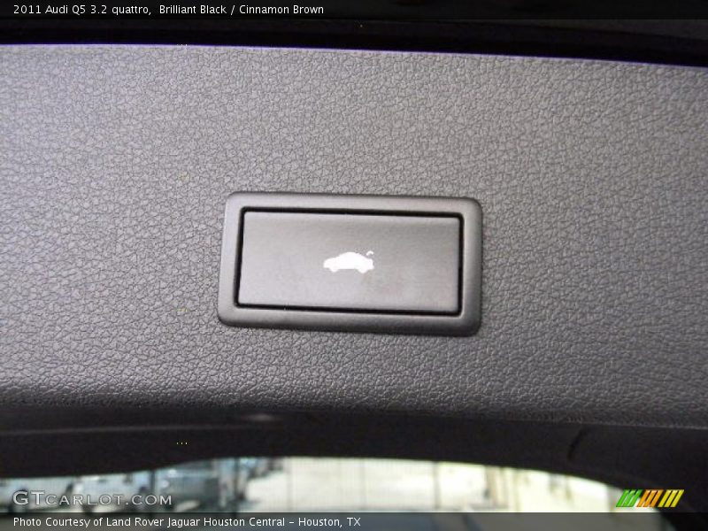 Brilliant Black / Cinnamon Brown 2011 Audi Q5 3.2 quattro