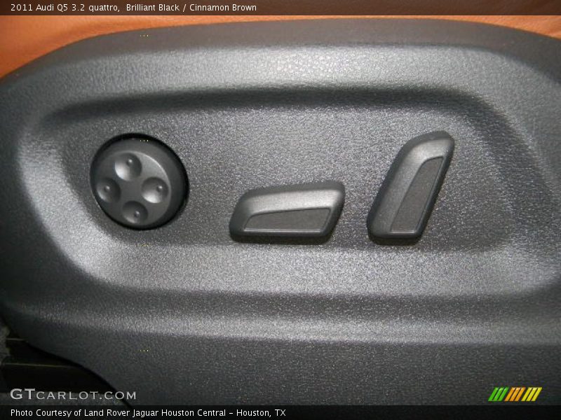 Brilliant Black / Cinnamon Brown 2011 Audi Q5 3.2 quattro