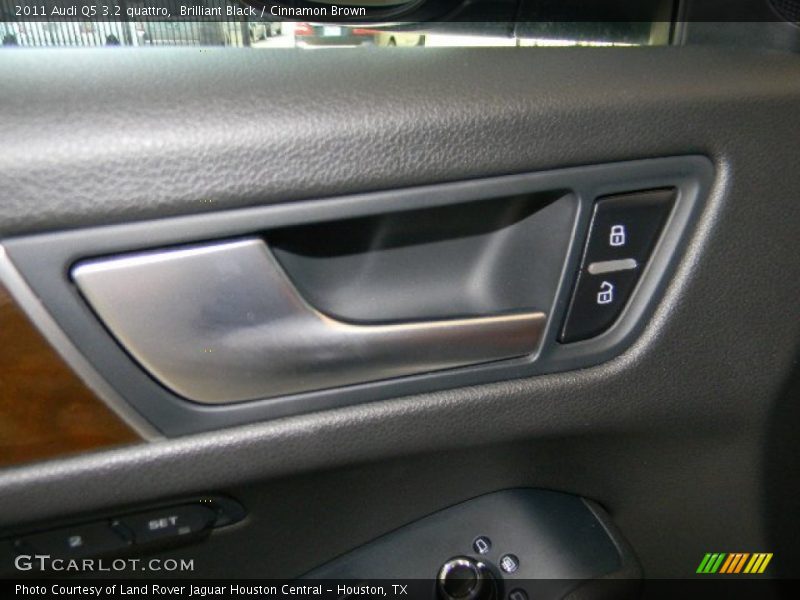 Brilliant Black / Cinnamon Brown 2011 Audi Q5 3.2 quattro