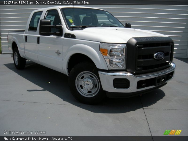 Front 3/4 View of 2015 F250 Super Duty XL Crew Cab