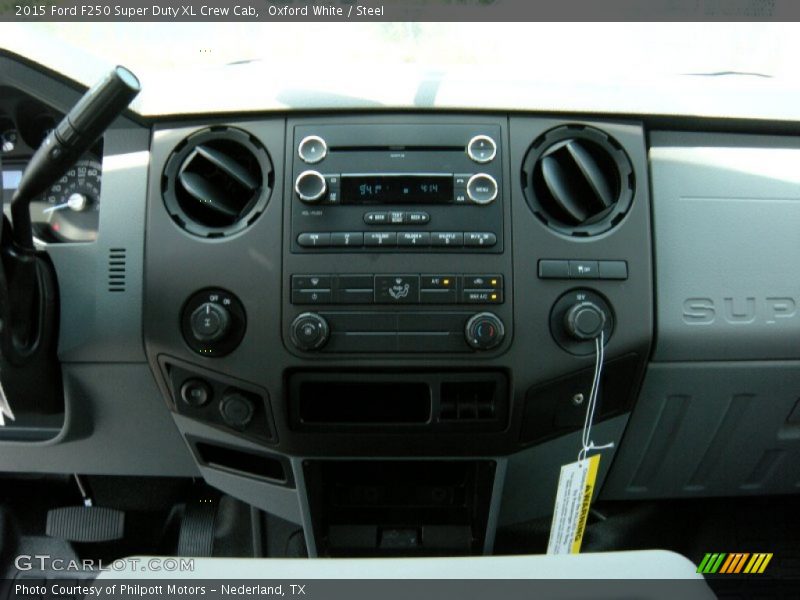 Controls of 2015 F250 Super Duty XL Crew Cab