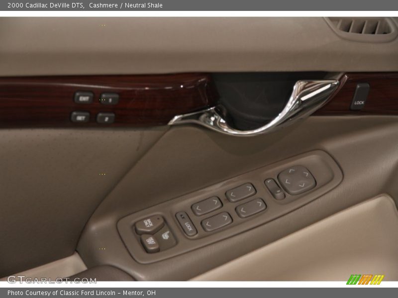 Controls of 2000 DeVille DTS