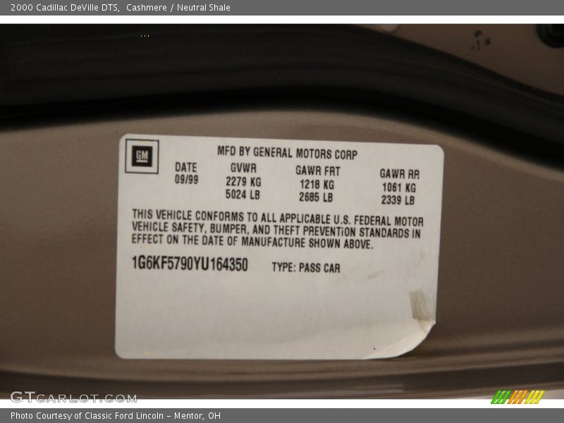 Cashmere / Neutral Shale 2000 Cadillac DeVille DTS