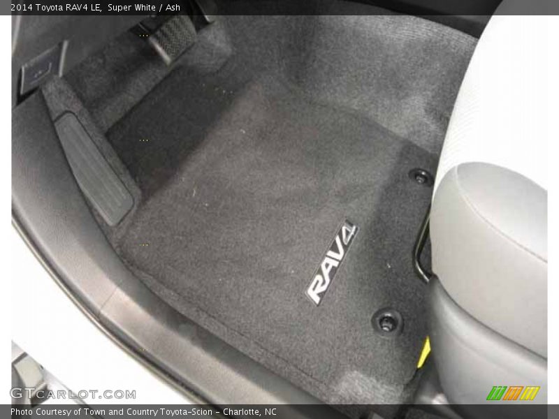 Super White / Ash 2014 Toyota RAV4 LE