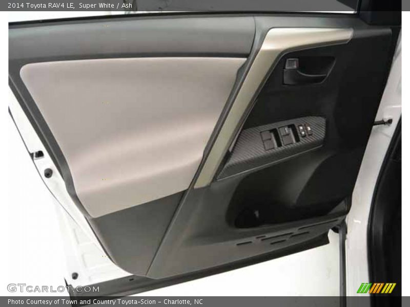 Super White / Ash 2014 Toyota RAV4 LE