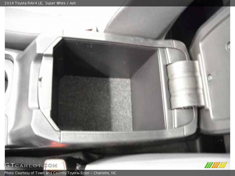 Super White / Ash 2014 Toyota RAV4 LE