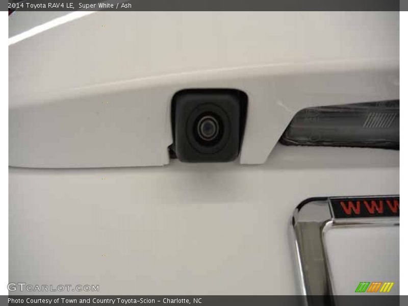 Super White / Ash 2014 Toyota RAV4 LE