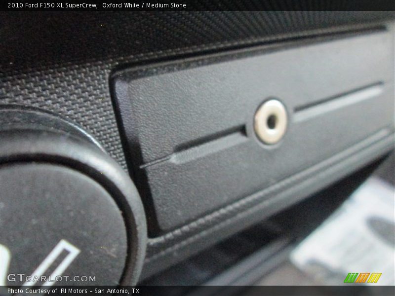 Oxford White / Medium Stone 2010 Ford F150 XL SuperCrew