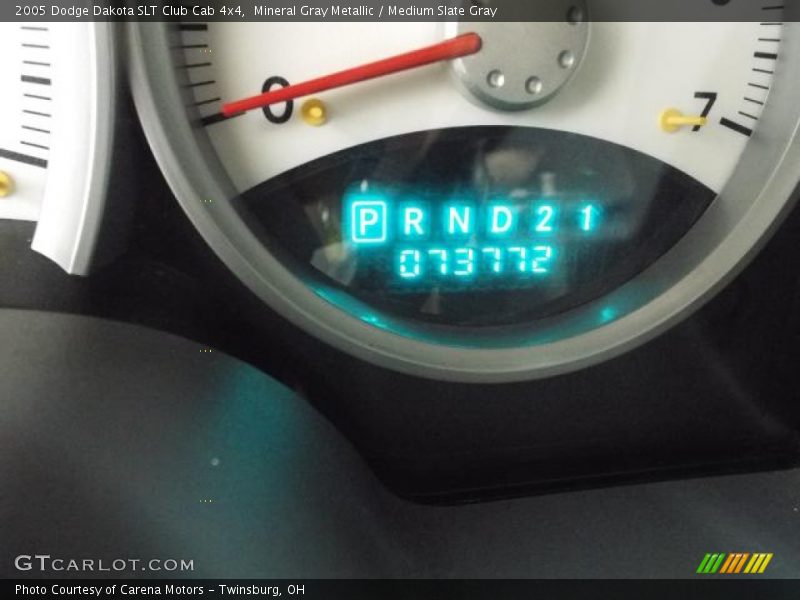 Mineral Gray Metallic / Medium Slate Gray 2005 Dodge Dakota SLT Club Cab 4x4