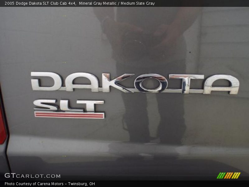 Mineral Gray Metallic / Medium Slate Gray 2005 Dodge Dakota SLT Club Cab 4x4