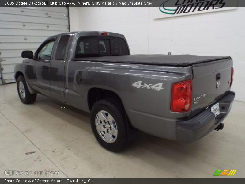 Mineral Gray Metallic / Medium Slate Gray 2005 Dodge Dakota SLT Club Cab 4x4