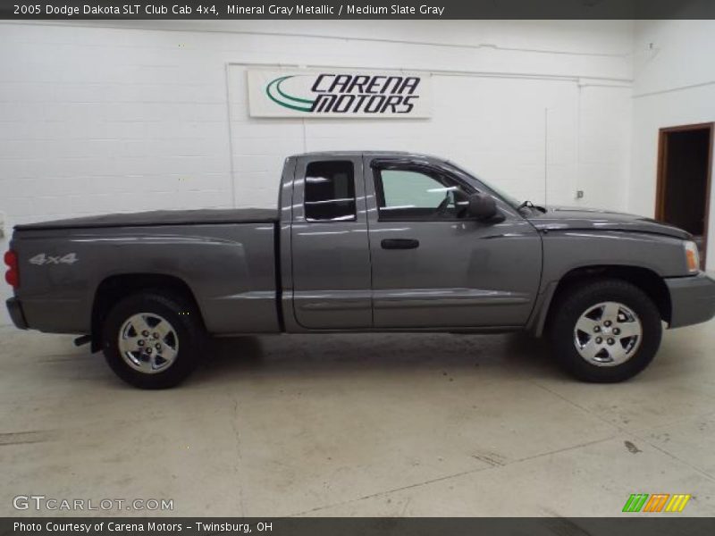 Mineral Gray Metallic / Medium Slate Gray 2005 Dodge Dakota SLT Club Cab 4x4