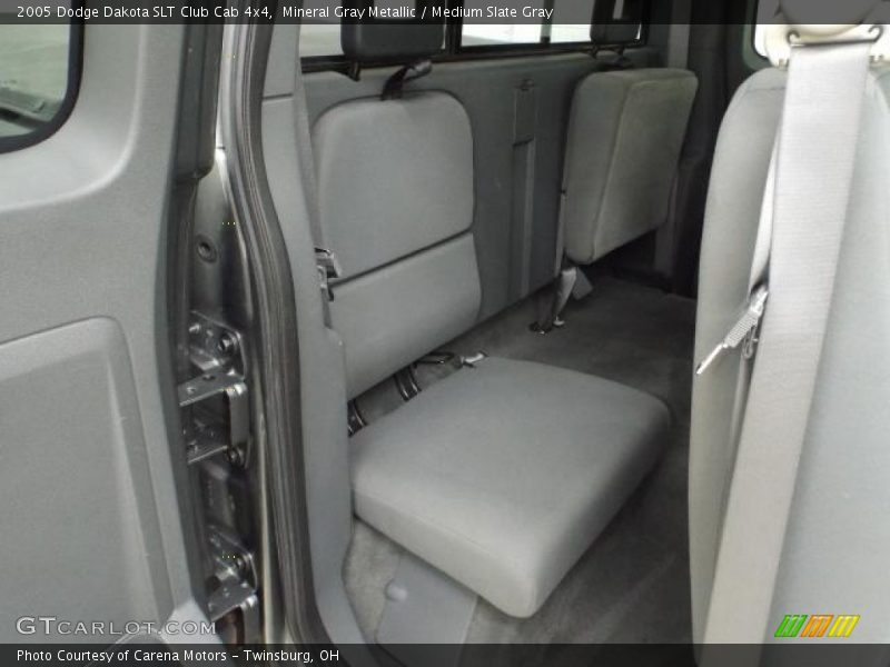 Mineral Gray Metallic / Medium Slate Gray 2005 Dodge Dakota SLT Club Cab 4x4