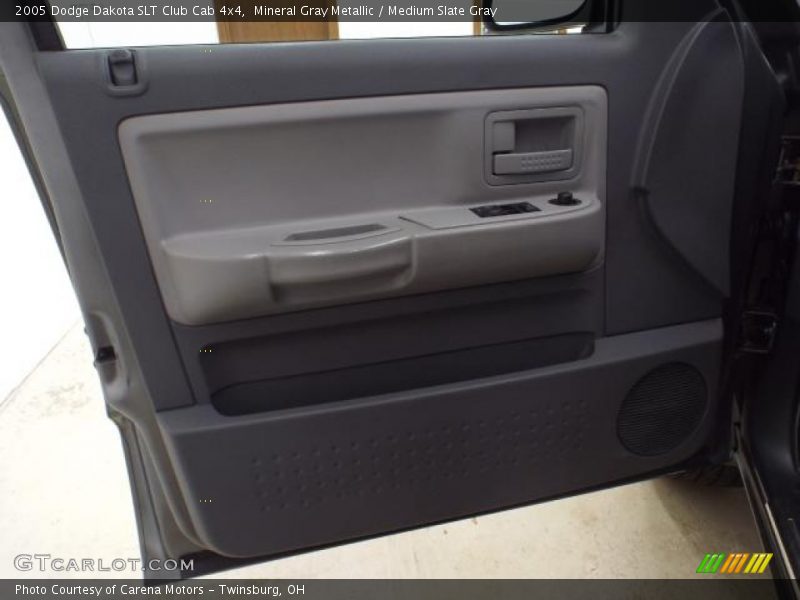 Mineral Gray Metallic / Medium Slate Gray 2005 Dodge Dakota SLT Club Cab 4x4