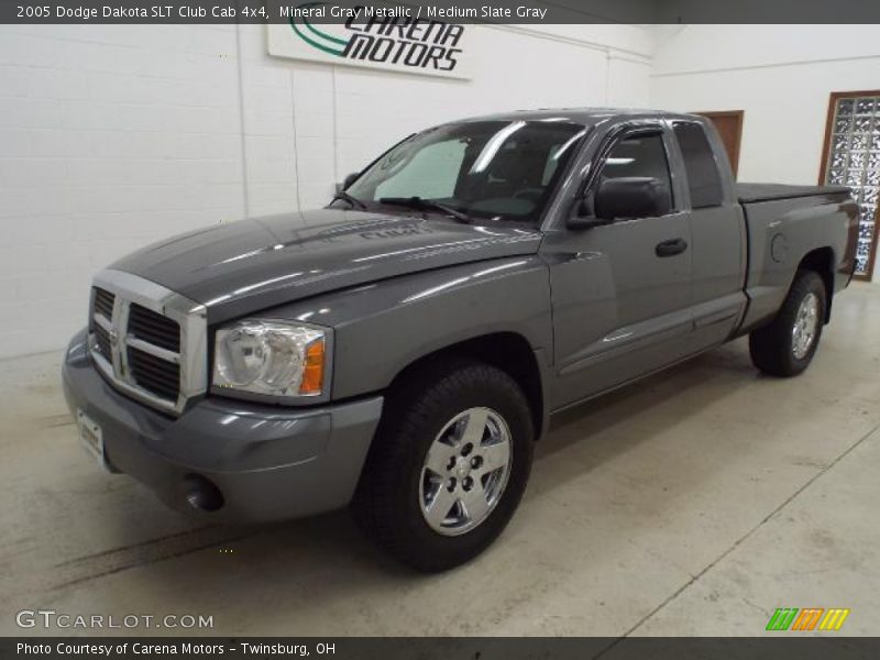 Mineral Gray Metallic / Medium Slate Gray 2005 Dodge Dakota SLT Club Cab 4x4