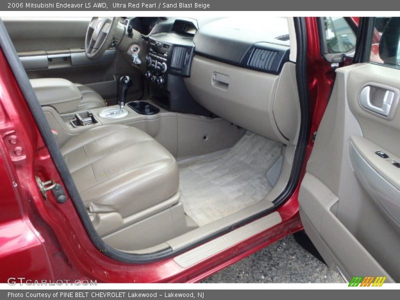 Ultra Red Pearl / Sand Blast Beige 2006 Mitsubishi Endeavor LS AWD