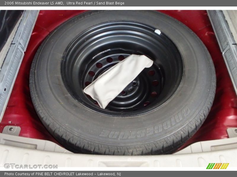 Ultra Red Pearl / Sand Blast Beige 2006 Mitsubishi Endeavor LS AWD
