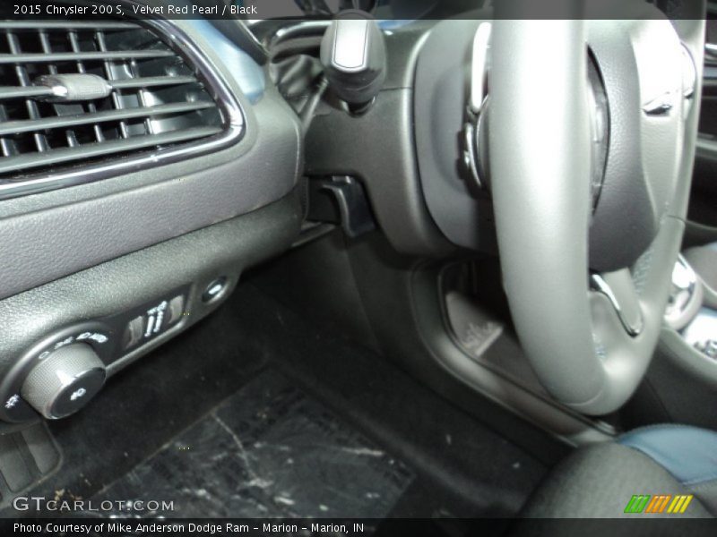 Velvet Red Pearl / Black 2015 Chrysler 200 S