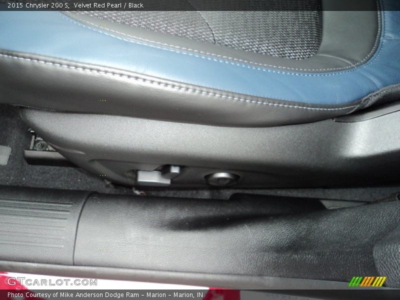 Velvet Red Pearl / Black 2015 Chrysler 200 S
