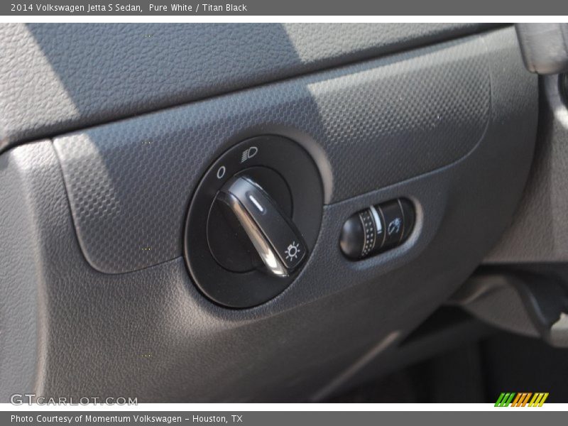 Pure White / Titan Black 2014 Volkswagen Jetta S Sedan