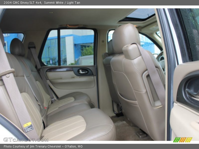 Summit White / Light Tan 2004 GMC Envoy SLT 4x4