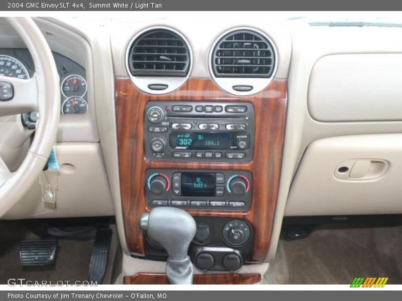Summit White / Light Tan 2004 GMC Envoy SLT 4x4