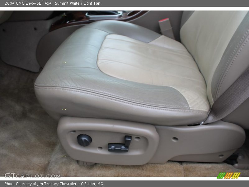 Summit White / Light Tan 2004 GMC Envoy SLT 4x4
